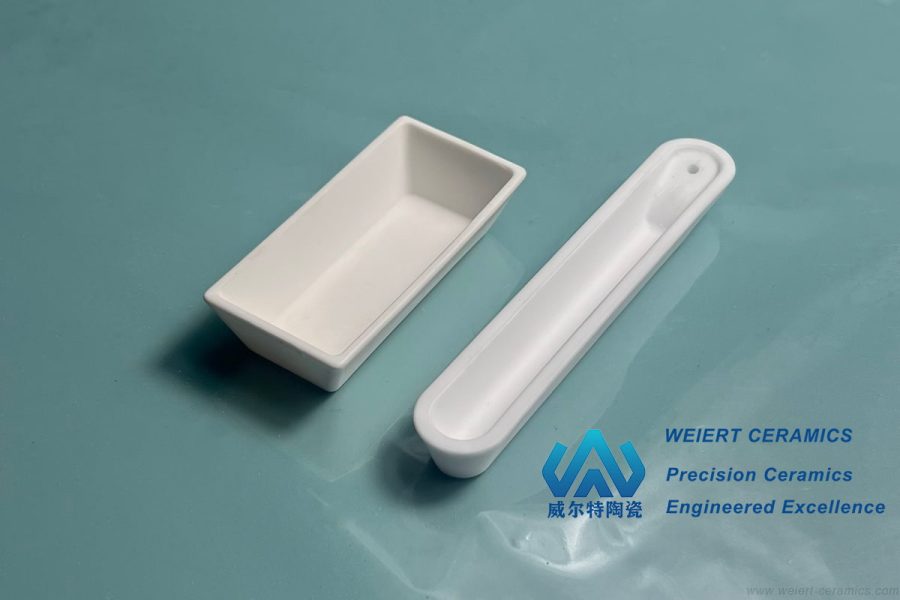 Alumina boat crucible used for sintering, calcination, and evaporation in high-temperature furnaces